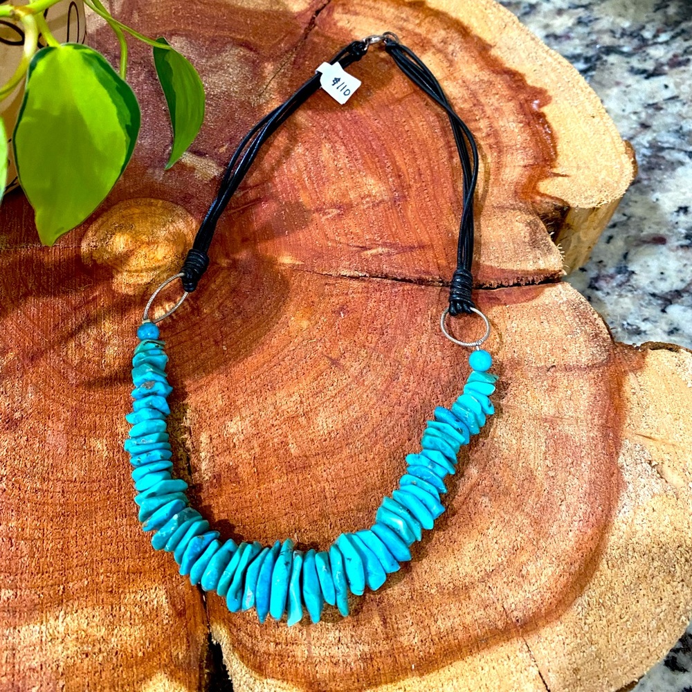 Must move! Great deal!🤩 Chunky Turquoise necklace